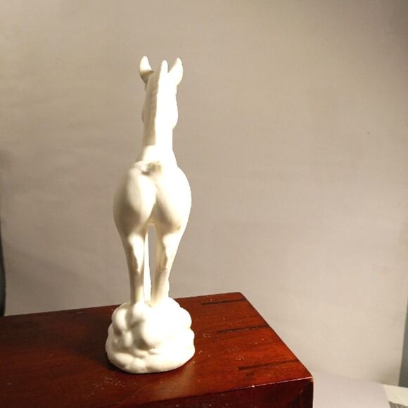 Designer Freeman for GG George Fine Bone China Unicorn. - Picture 3 of 5